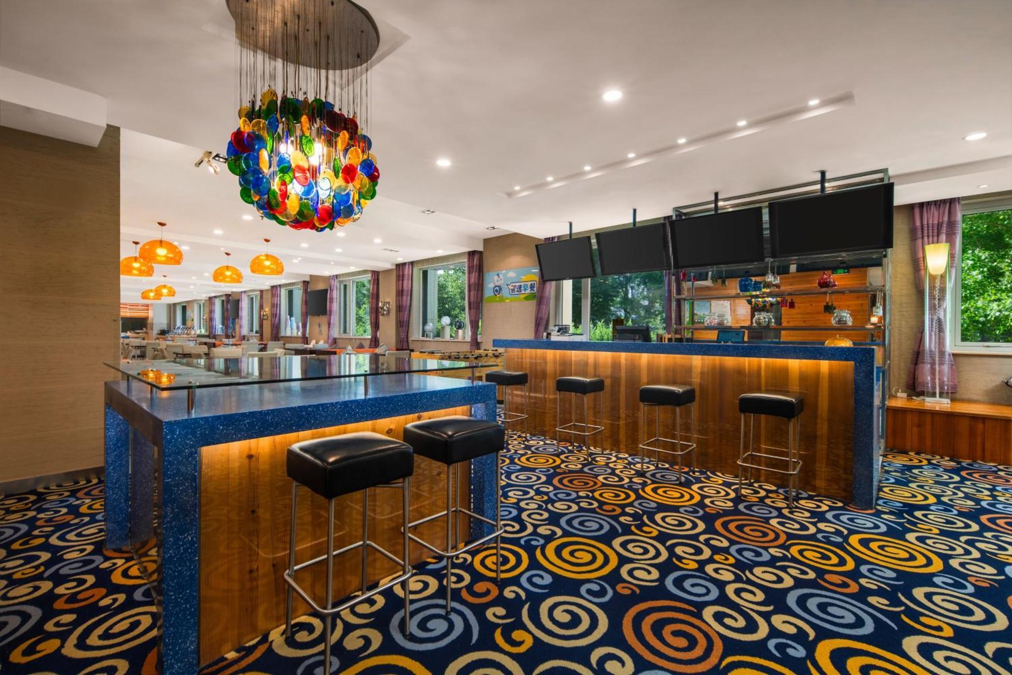 Holiday Inn Express Shangdi Beijing By Ihg L Next To Yuanmingyuan Park & Subway & Qinghe Railway Station & Beijing Sport University L Taxi 15 Minutes To Summer Palace & Peking University & Tsinghua University L 20 Minutes To Badaling Great Wall By Ra Exterior photo