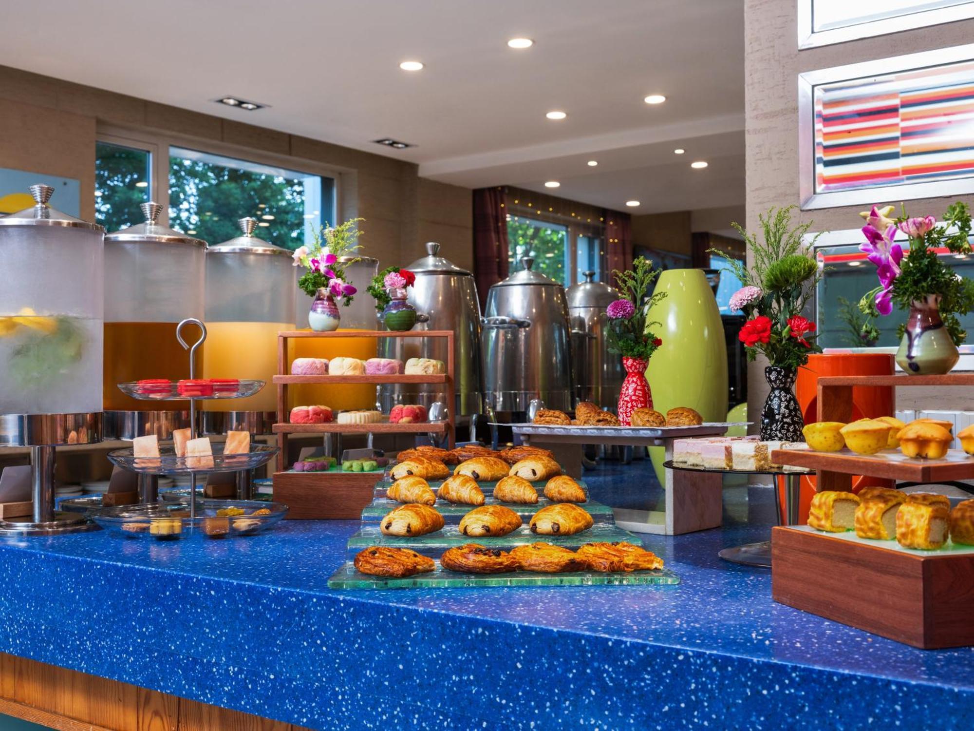 Holiday Inn Express Shangdi Beijing By Ihg L Next To Yuanmingyuan Park & Subway & Qinghe Railway Station & Beijing Sport University L Taxi 15 Minutes To Summer Palace & Peking University & Tsinghua University L 20 Minutes To Badaling Great Wall By Ra Exterior photo